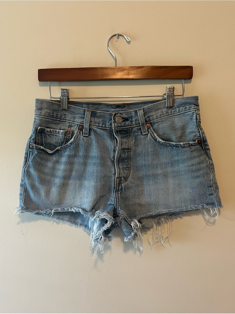 Levi 501 Women’s Shorts Light Wash Denim Size 27
